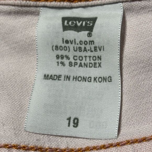 Levi's Beige Capris - Picture 11 of 11